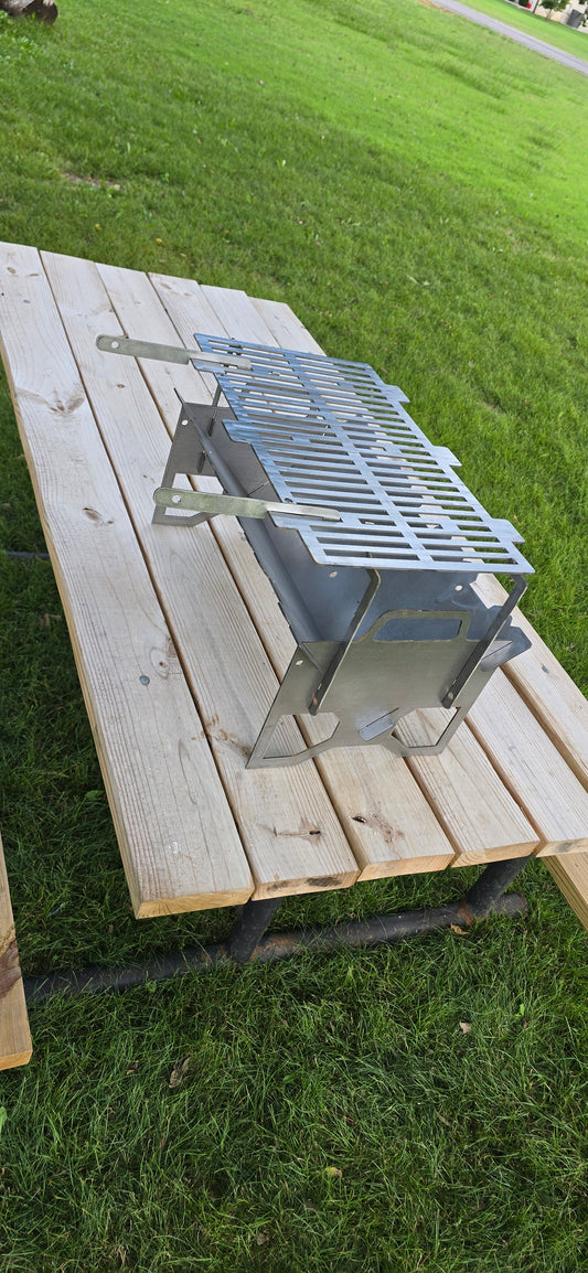 Collapsible slot grill